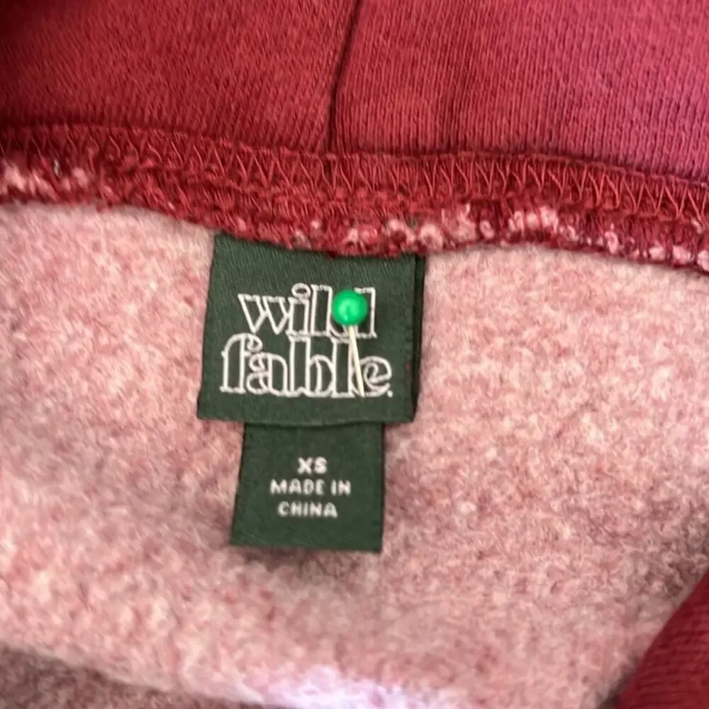 Wild Fable XS New York cropped hoodie Sweatshirt Maroon Streetwear Preppy Comfy - Picture 4 of 8